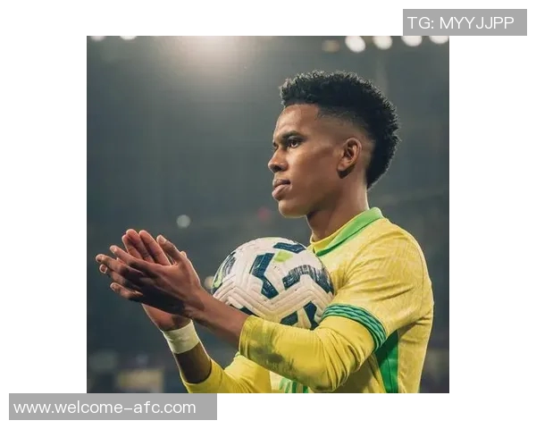 安切洛蒂亲临马拉卡纳球场考察巴西新星球员展现对人才的关注与期待